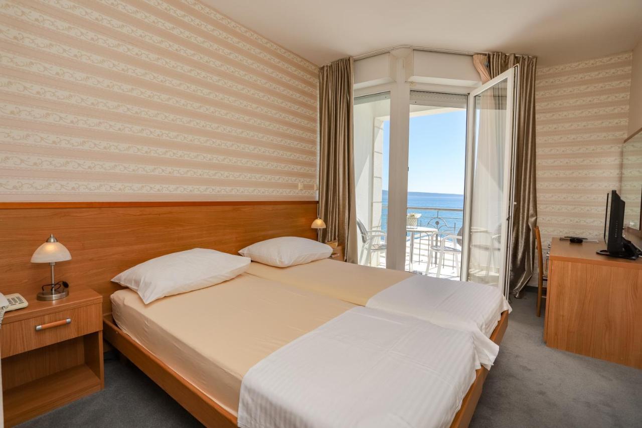 Hotel Neva Podstrana Exteriér fotografie