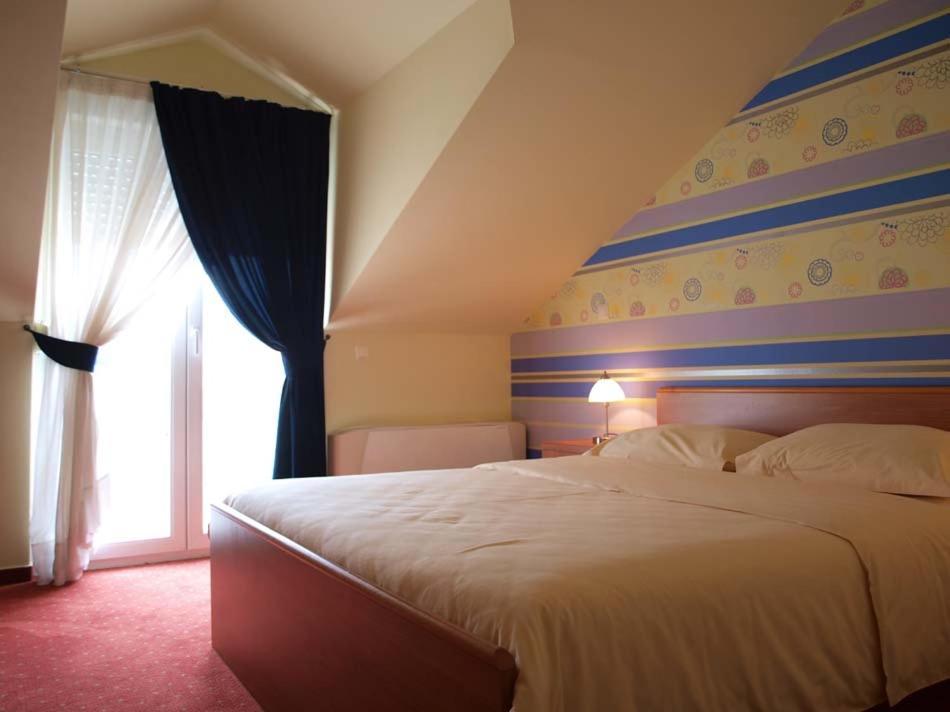 Hotel Neva Podstrana Pokoj fotografie